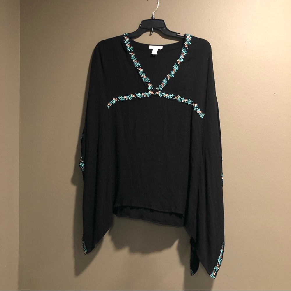 Forever 21 Embroidered Top Size Small
